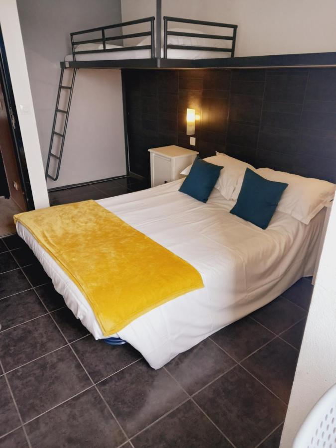 Hotel M&R Ifs ภายนอก รูปภาพ