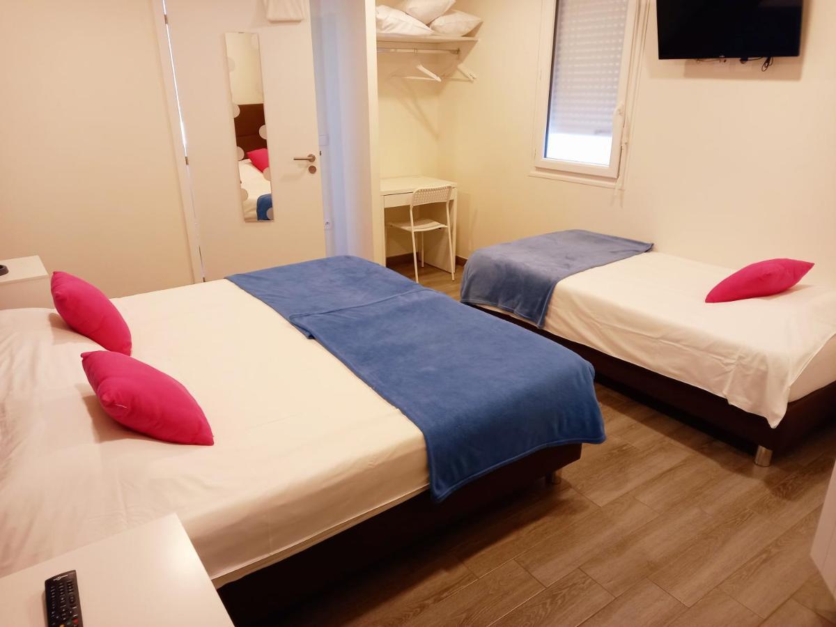 Hotel M&R Ifs ภายนอก รูปภาพ