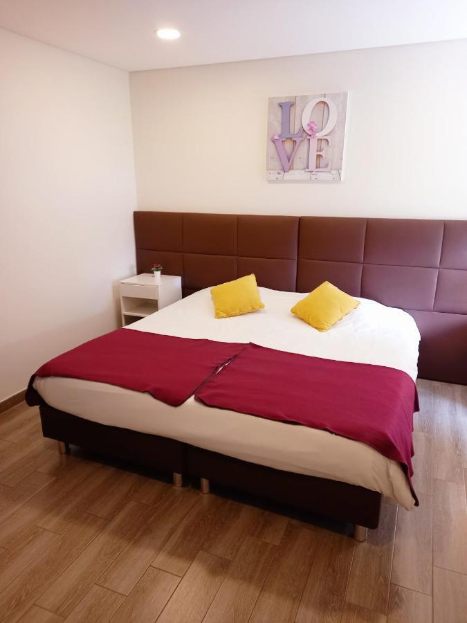 Hotel M&R Ifs ภายนอก รูปภาพ