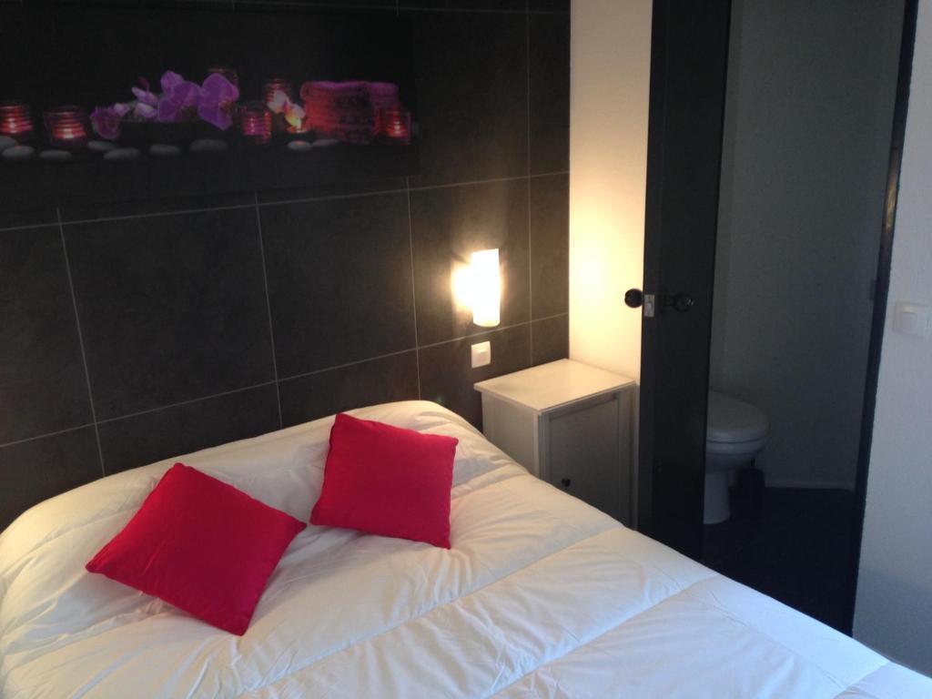 Hotel M&R Ifs ภายนอก รูปภาพ
