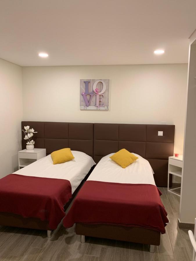 Hotel M&R Ifs ภายนอก รูปภาพ