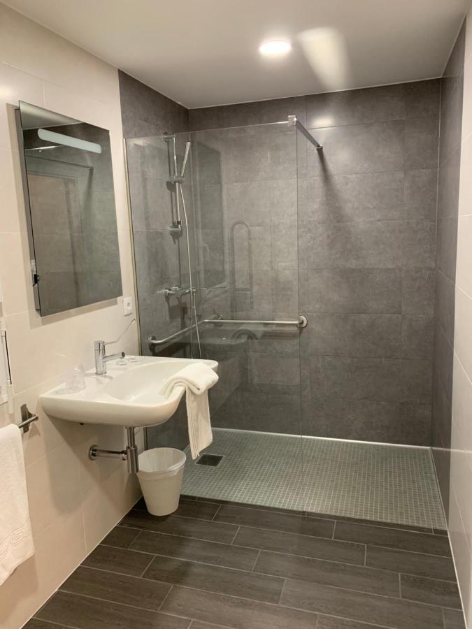 Hotel M&R Ifs ภายนอก รูปภาพ
